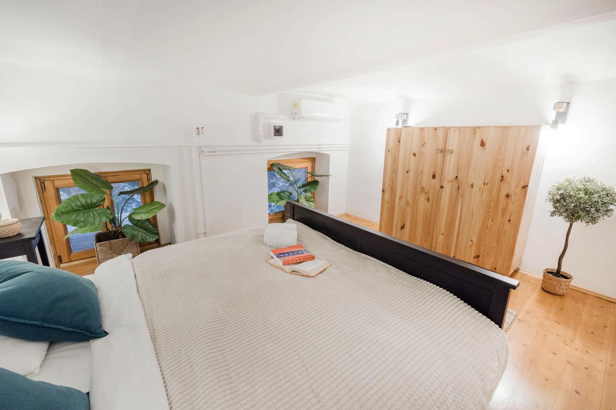 Wellness Wonderland: Garden, Sauna, Jacuzzi In Cbd Budapest Exterior photo