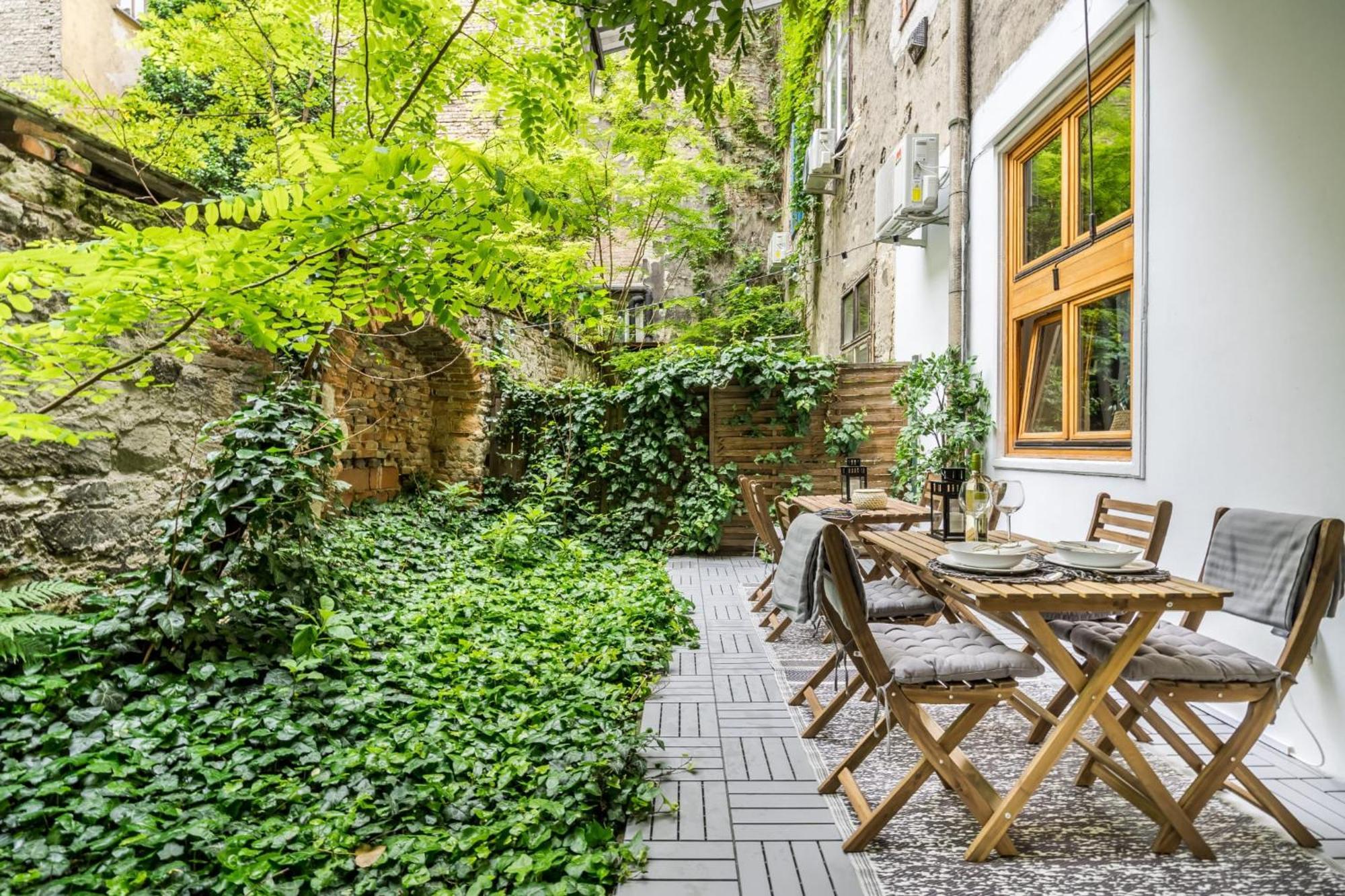 Wellness Wonderland: Garden, Sauna, Jacuzzi In Cbd Budapest Exterior photo